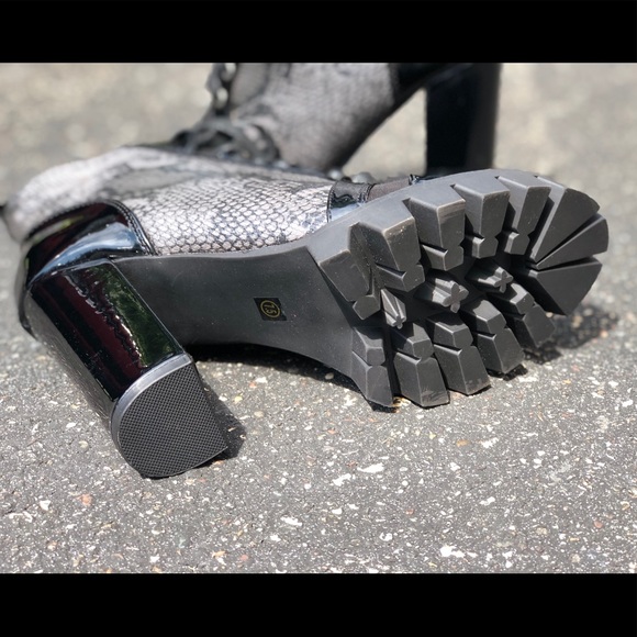 Women’s heel bootie - Picture 3 of 4